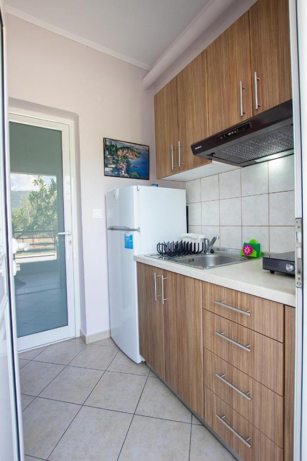Vordos Rooms Vrasná Extérieur photo