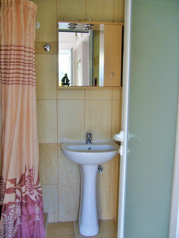 Vordos Rooms Vrasná Extérieur photo